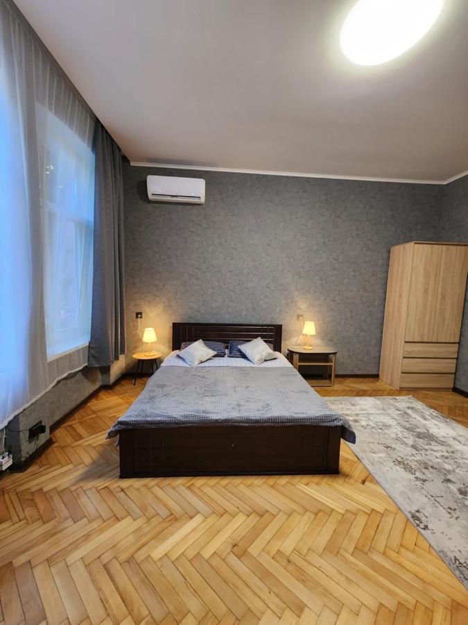 O.O.Apart.2 Chernivtsi Exterior photo